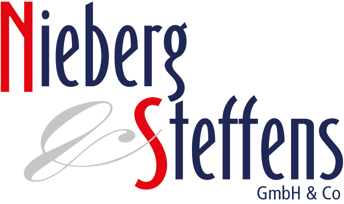 Das Bild zeigt ein Logo mit dem Text Nieberg & Steffens GmbH & Co. Der Buchstabe N in Nieberg und das &-Zeichen sind rot hervorgehoben. Nieberg und Steffens sind in blauer Schrift geschrieben.
